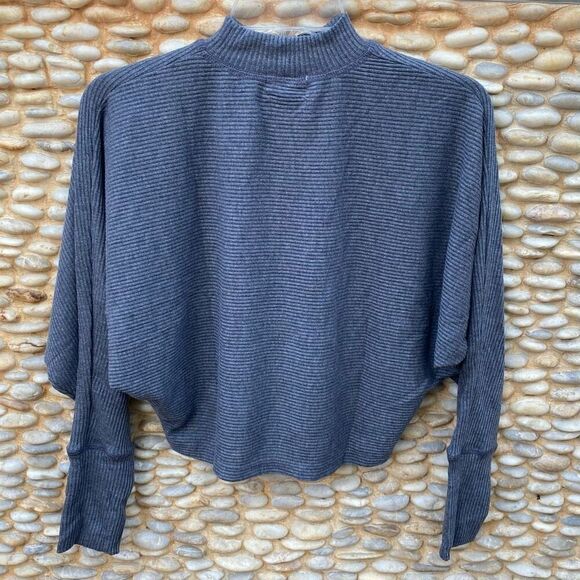 NWOT Project Social T Womens Grey Waffle Knit Mock Turtleneck Cropped Sweater Sm - Picture 2 of 4